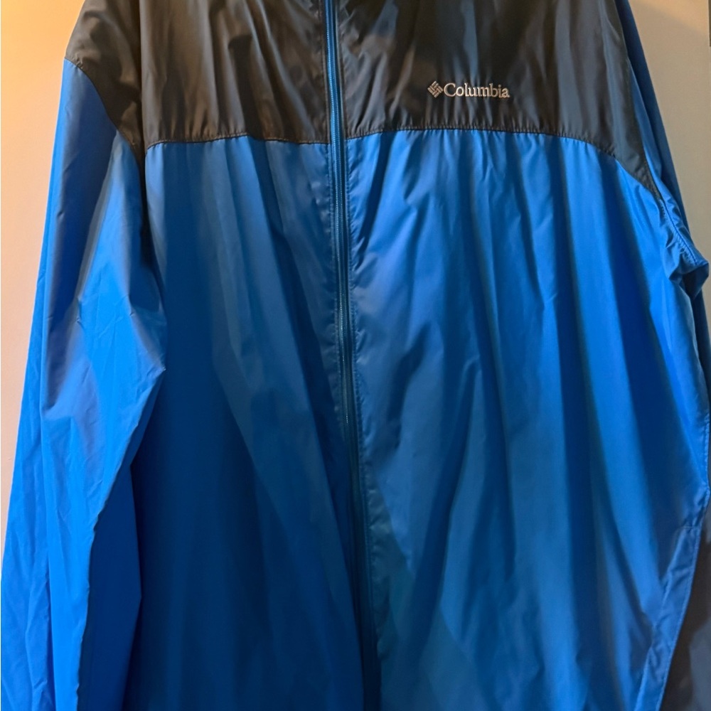 Columbia Men's Blue and Black Rain Jacket